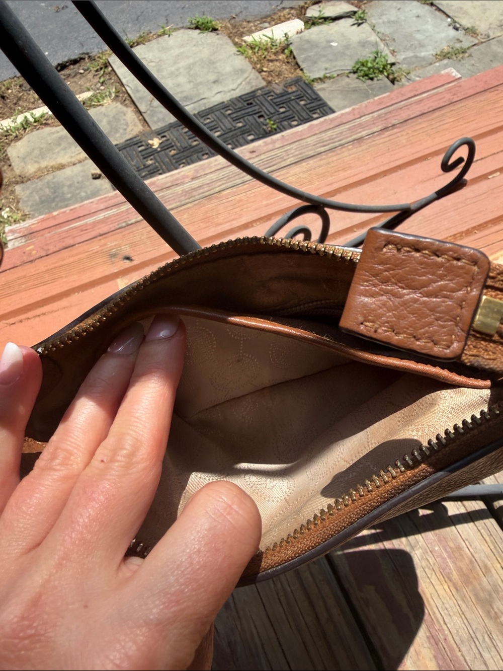 Michael Kors Tan Brown Pebbled Leather Shoulder Bag EUC - Picture 3 of 10